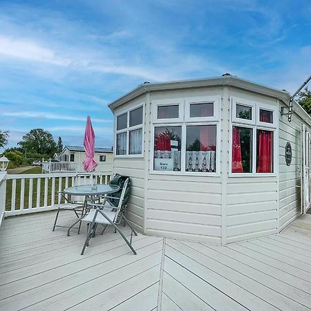 Great Dog Friendly Caravan To Hire With Field Views In Norfolk Ref 10132B Belton with Browston Εξωτερικό φωτογραφία
