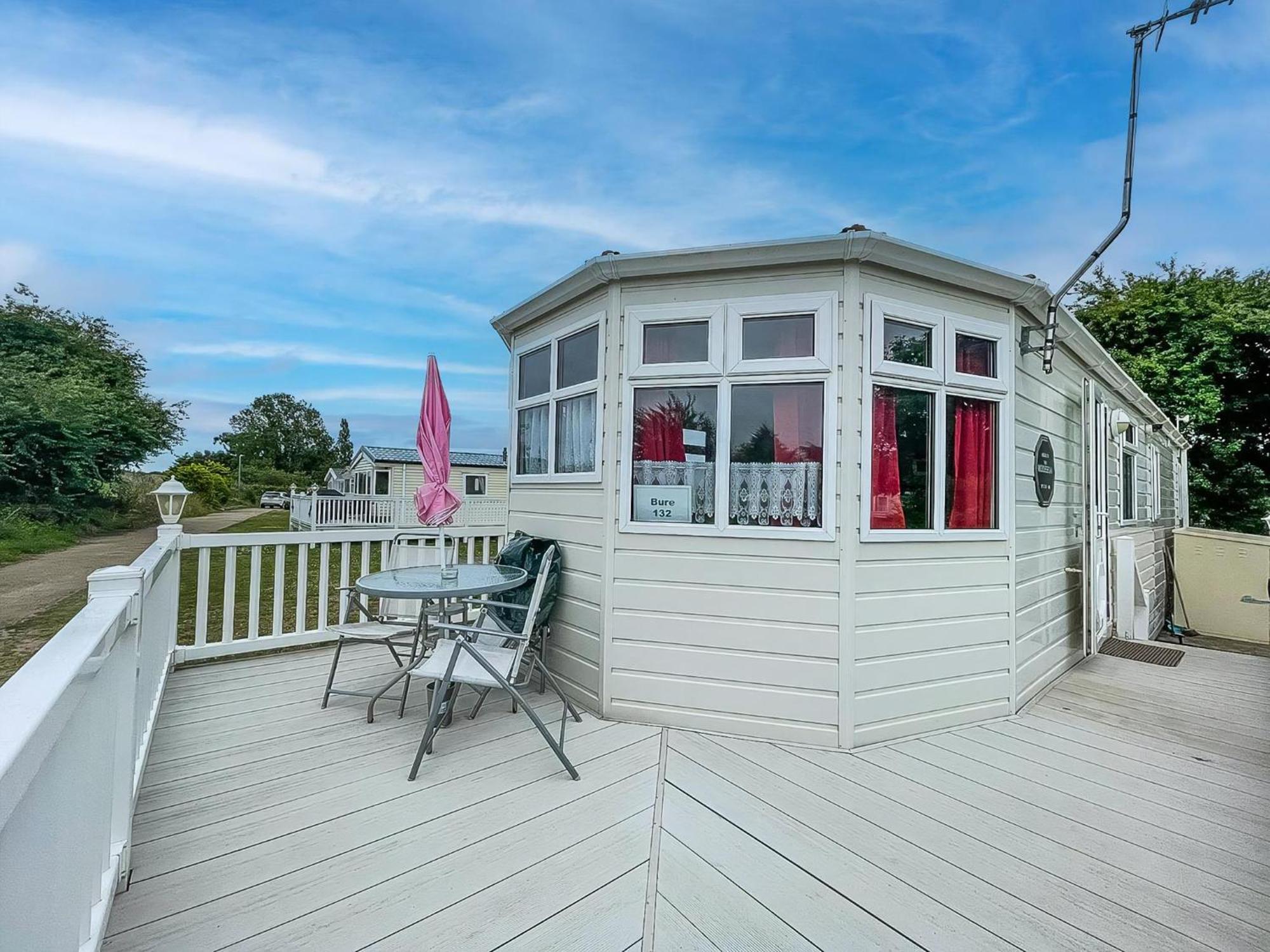 Great Dog Friendly Caravan To Hire With Field Views In Norfolk Ref 10132B Belton with Browston Εξωτερικό φωτογραφία