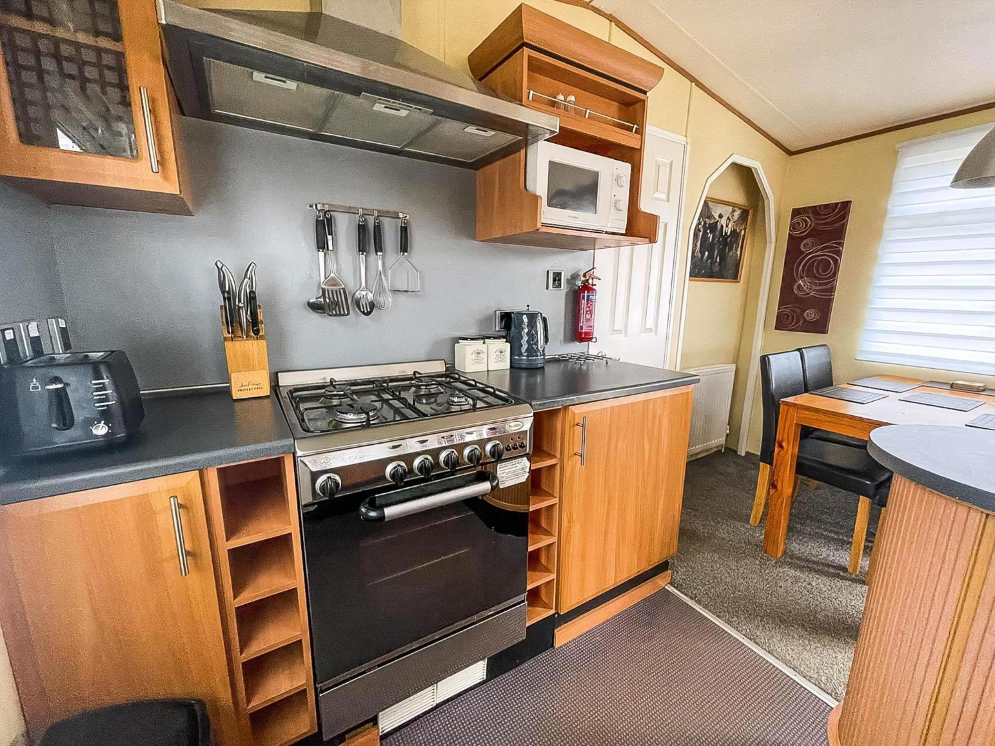 Great Dog Friendly Caravan To Hire With Field Views In Norfolk Ref 10132B Belton with Browston Εξωτερικό φωτογραφία